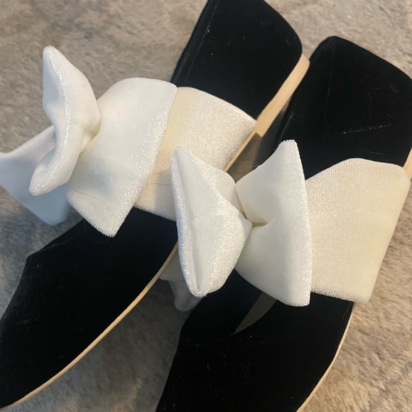 EUC Janie & Jack Velvet black and white mary Jane’s size 1 - Picture 3 of 4